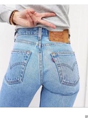 Levi's Light Wash High-Rise Women's Jeans